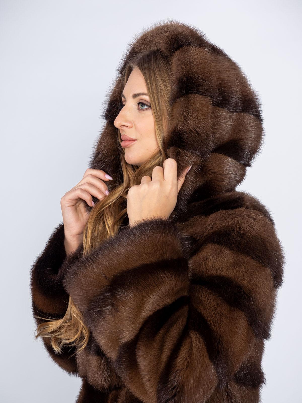 Шуба норковая с капюшоном Меха России 376-34