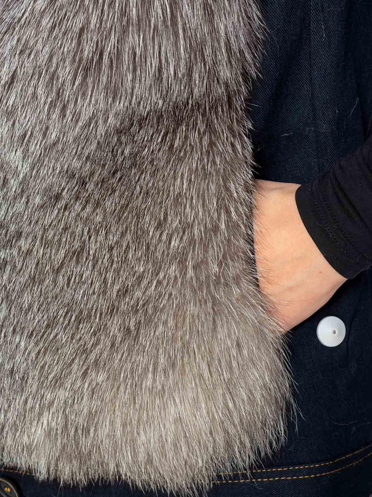 Жилет женский из текстиля из меха лисицы Мягкое Золото 