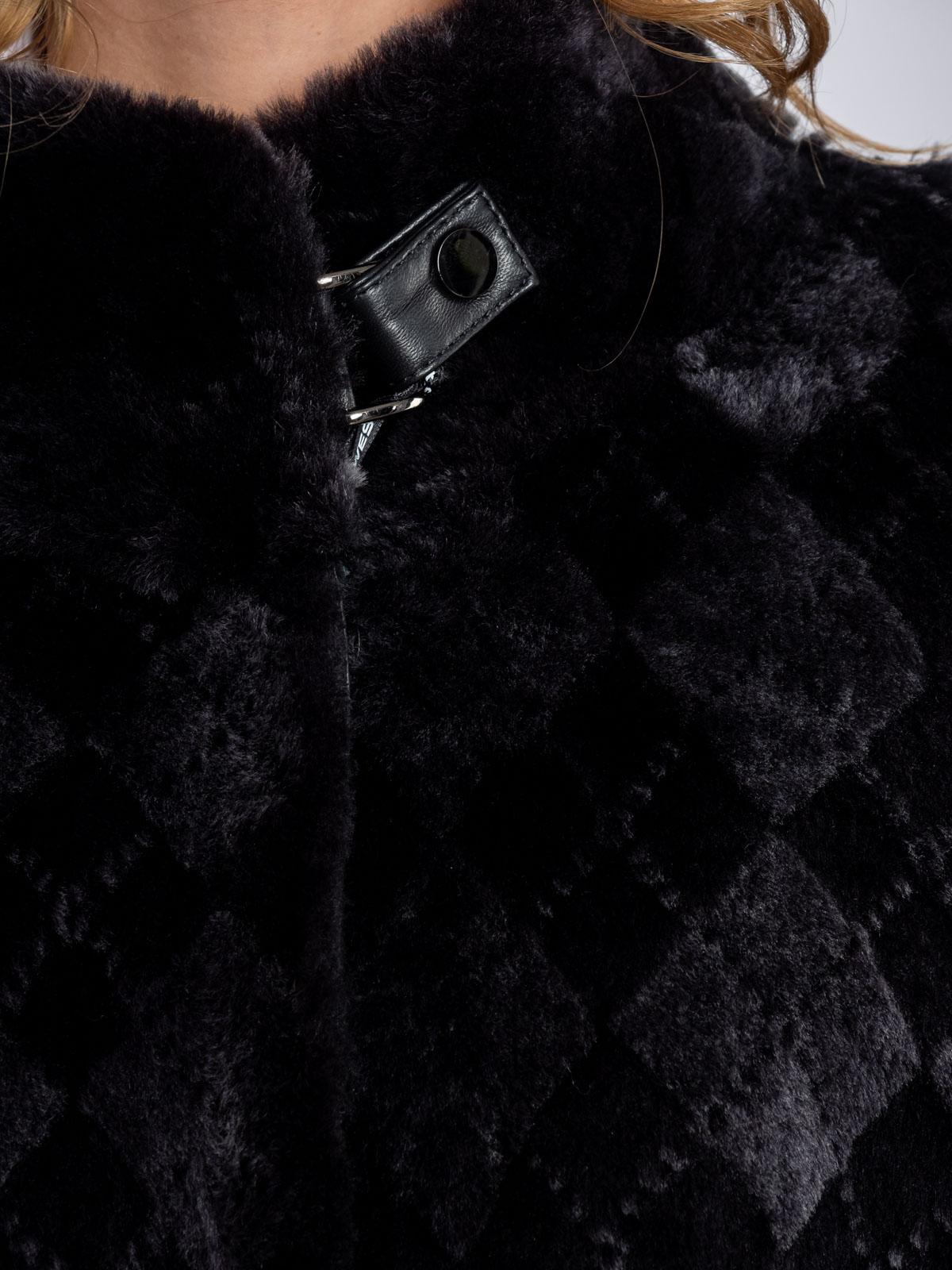 Дубленка женская из овчины Lindi West 7140-120