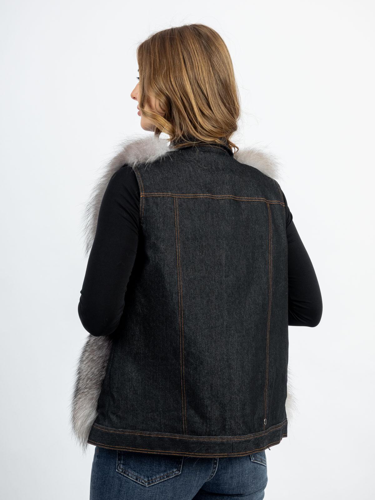 Жилет женский из текстиля и меха лисицы