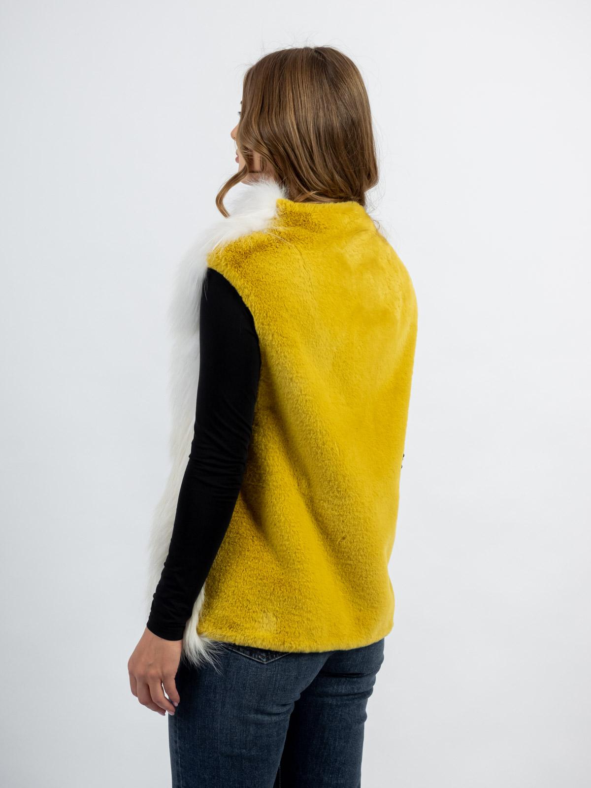 Жилет женский из искусственного меха и меха енота Меха России 291