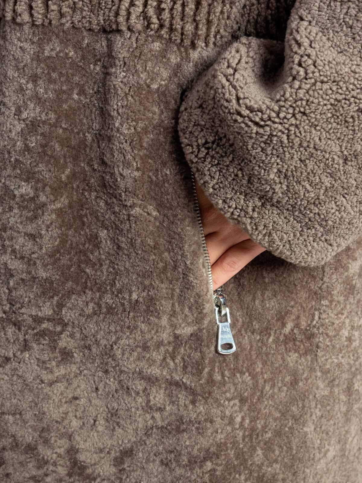 Шуба женская из меха овчины FAVORIT T-2305