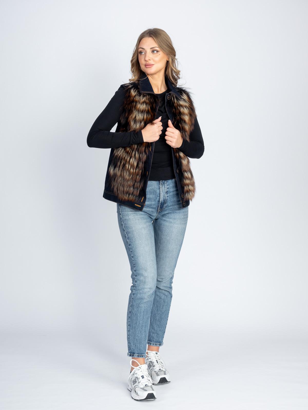 Жилет женский из текстиля и меха енота Мягкое Золото