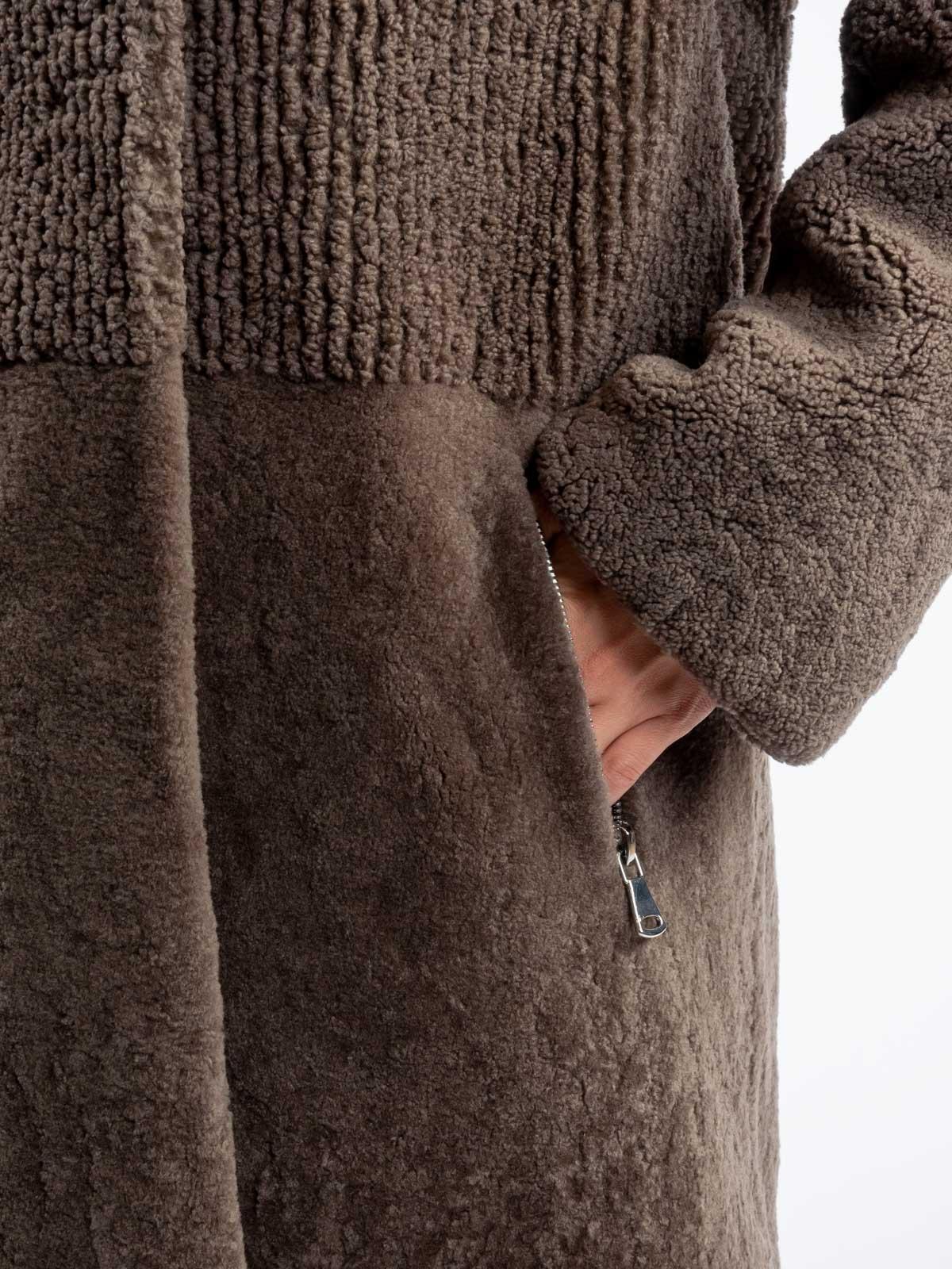 Шуба женская из меха овчины FAVORIT T-2305