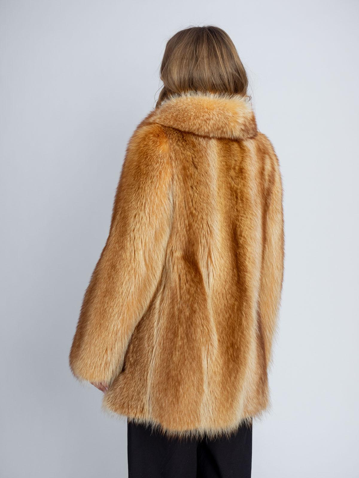 Шуба женская из меха енота Меха России 288-267